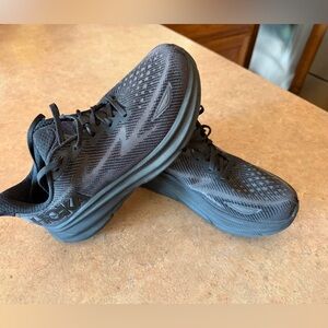 HOKA Women’s Clifton 9 Black Running Shoes Size 8.5D